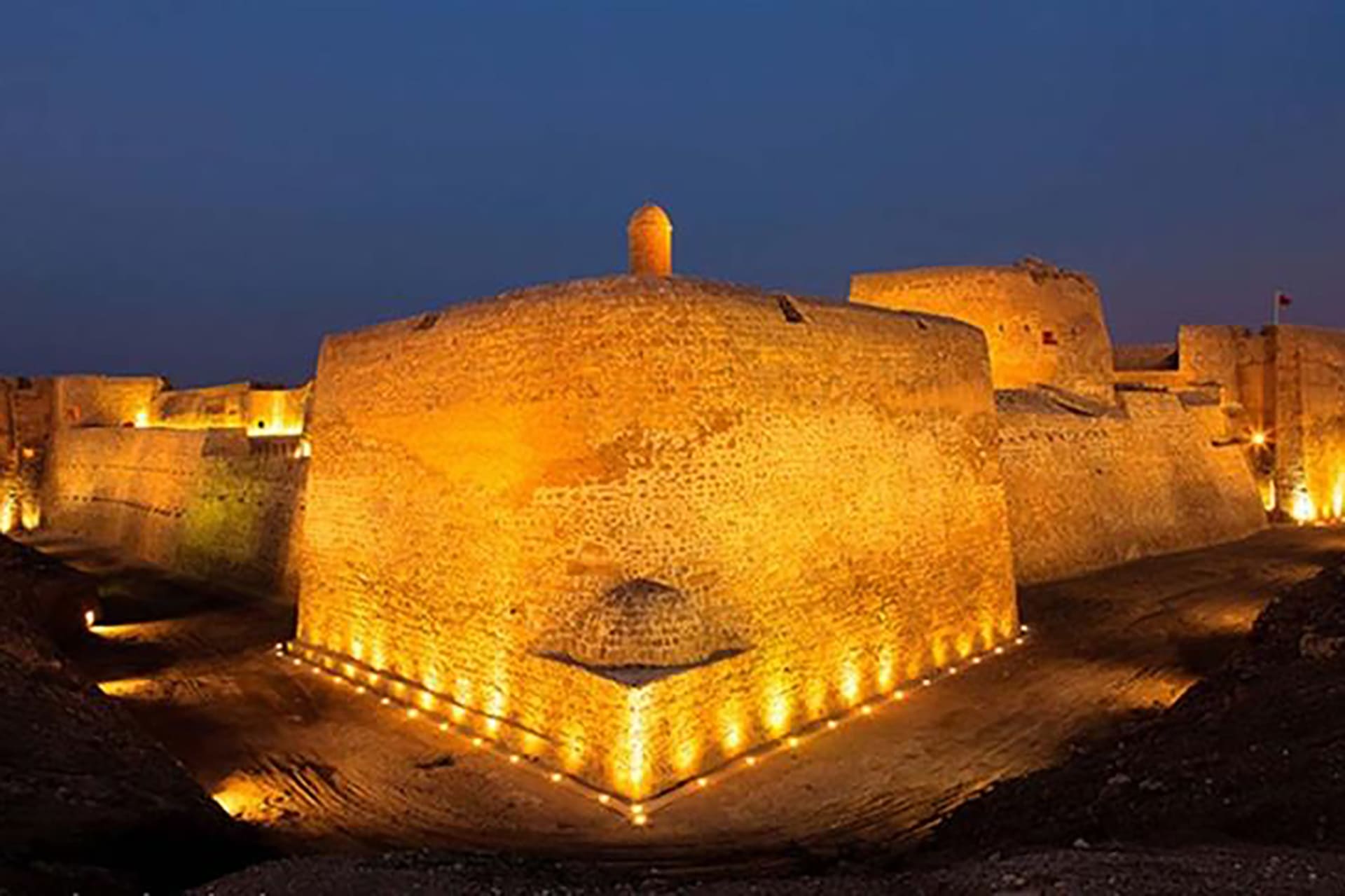 Explore the Bahrain Fort (Qal'at al-Bahrain)